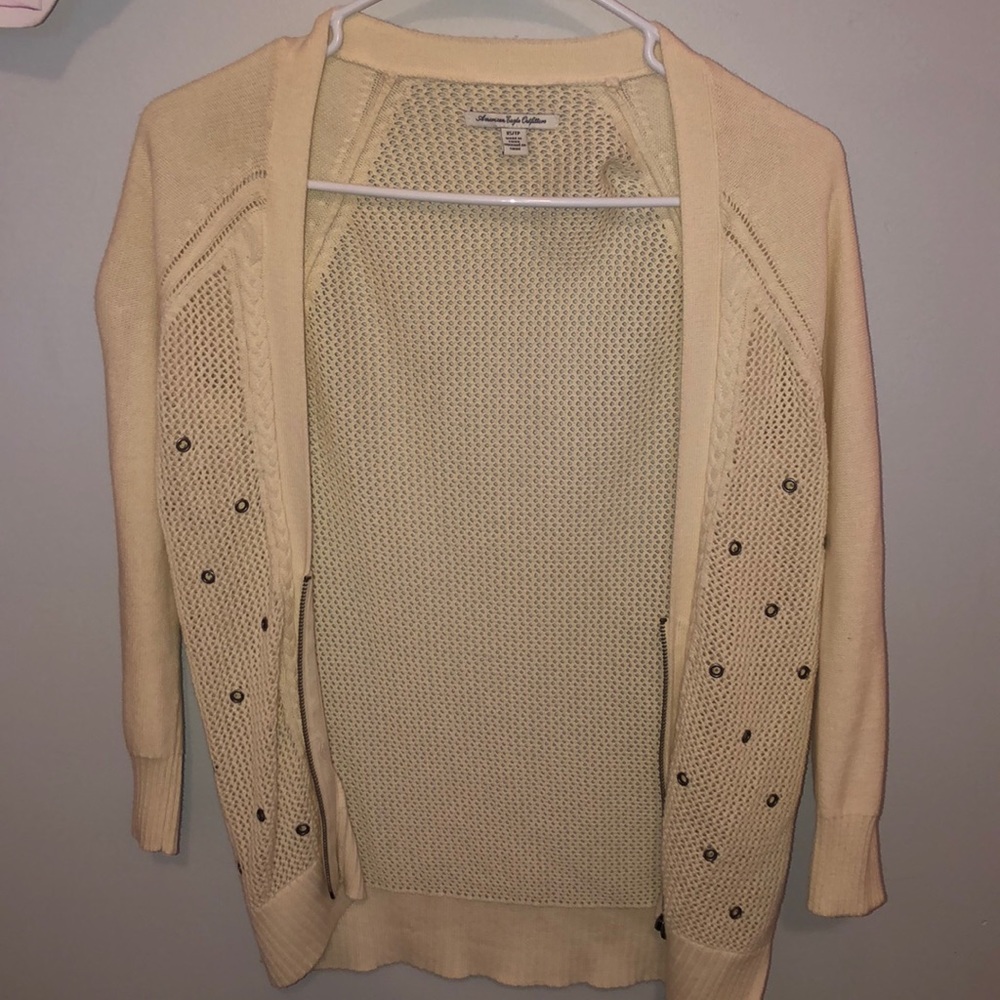 American Eagle quarter sleeve cardigan